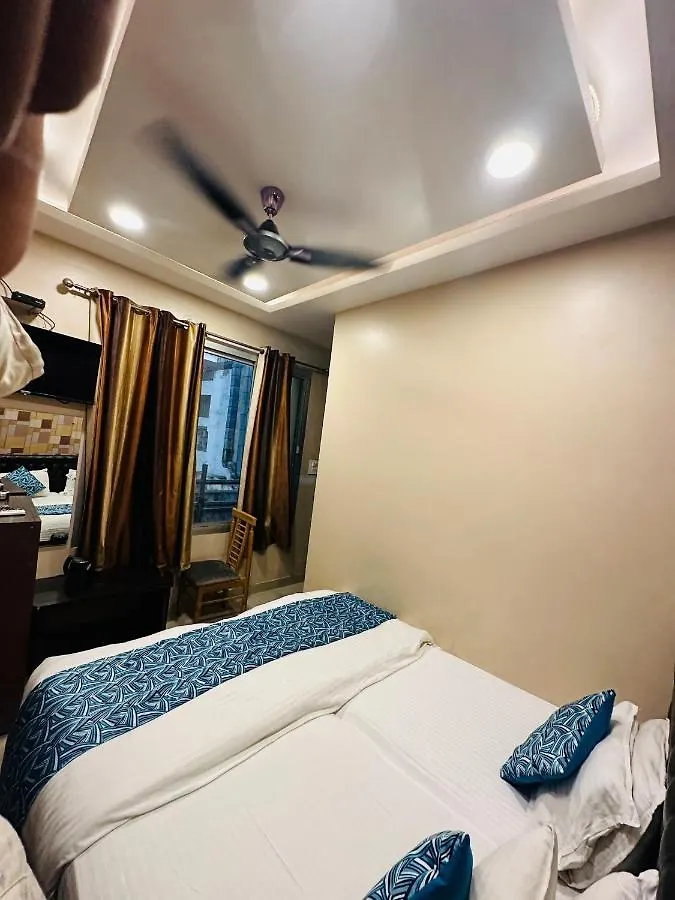 Hotel Deva Inn Varanasi 3*,  India