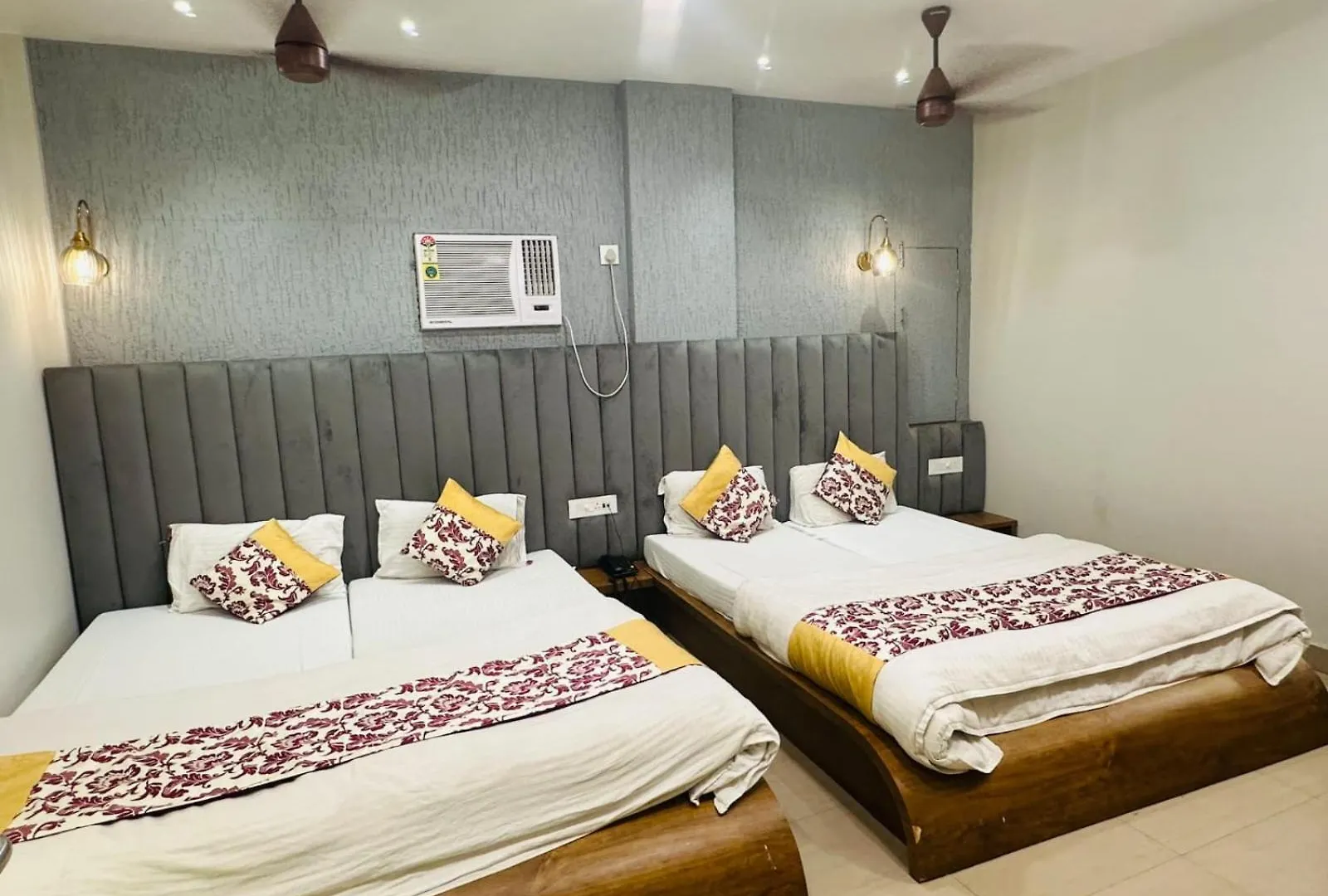 Hotel Deva Inn Varanasi